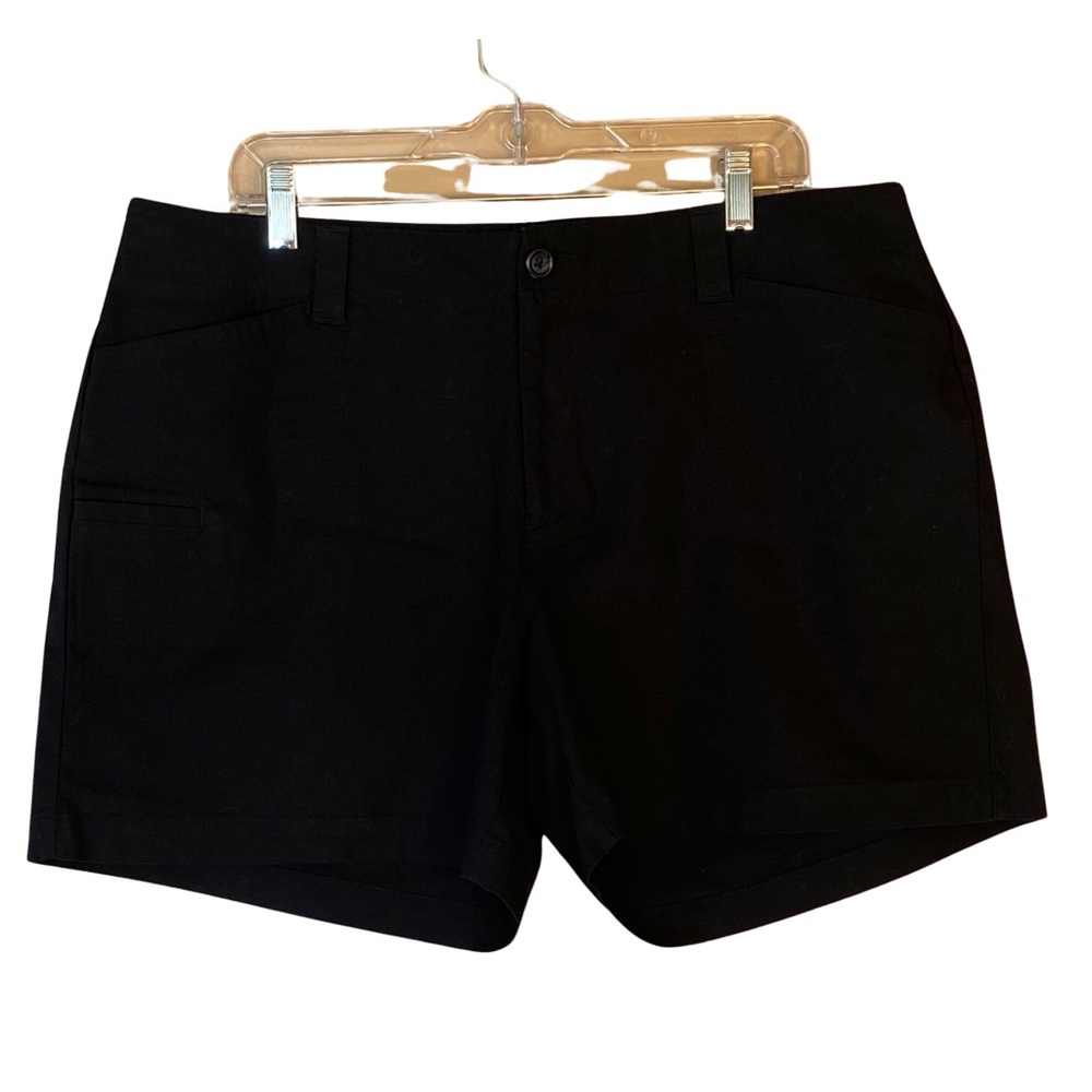 Docker’s size 16 black shorts, NWOT, five pocket styling with belt loops